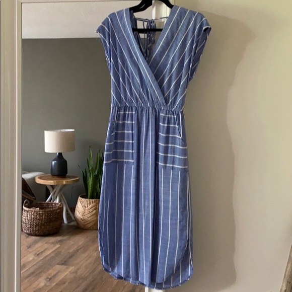 universal thread dresses